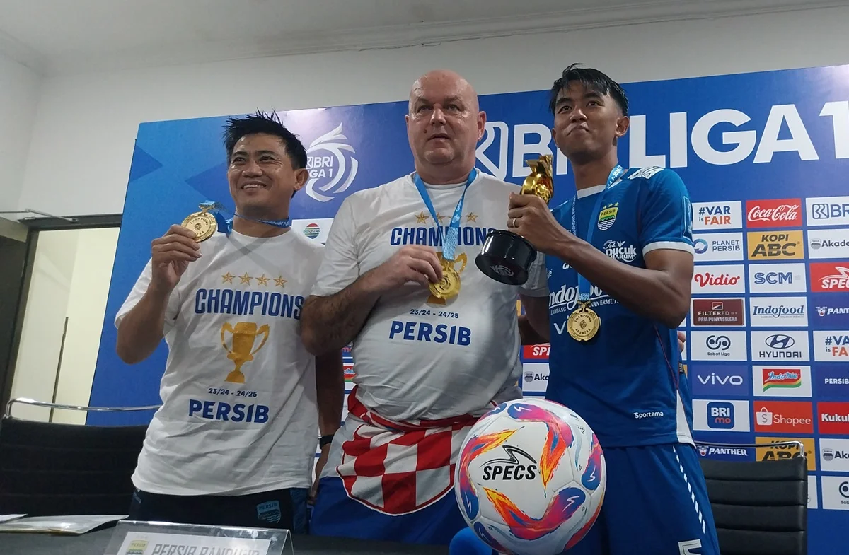 Bojan Hodak Ungkap Rencana Usai Persib Bandung Gelar Pesta Juara Liga 1 2024-2025 Bojan Hodak Ungkap Rencana Usai Persib Bandung Gelar Pesta Juara Liga 1 2024 2025
